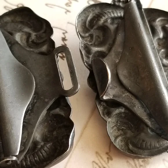 Relisted -Antique Victorian sash belt buckle purple glass cabochons black metal - Picture 7 of 13